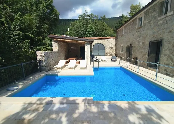 Private Oasis With Pool Vakantiehuis Brgudac