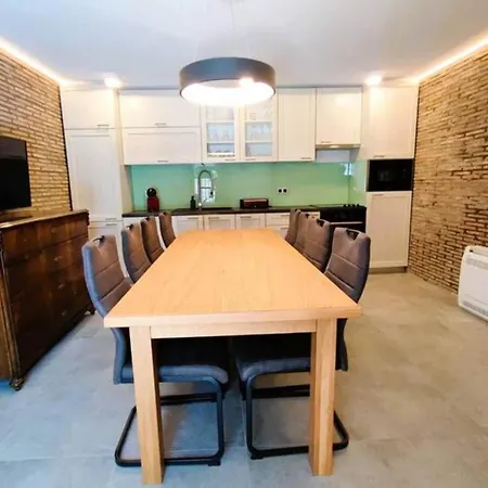 Private Oasis With Pool