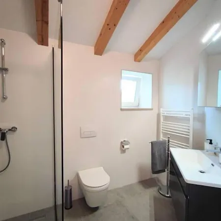 بيت للعطل Private Oasis With Pool Brgudac