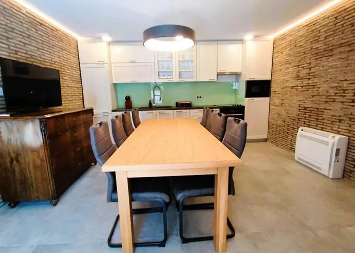 Private Oasis With Pool