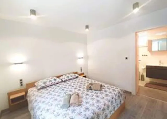 Private Oasis With Pool 펜션 *